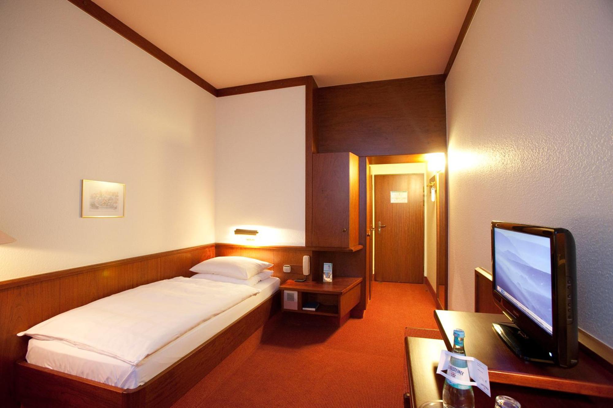 Leine Hotel Pattensen Luaran gambar
