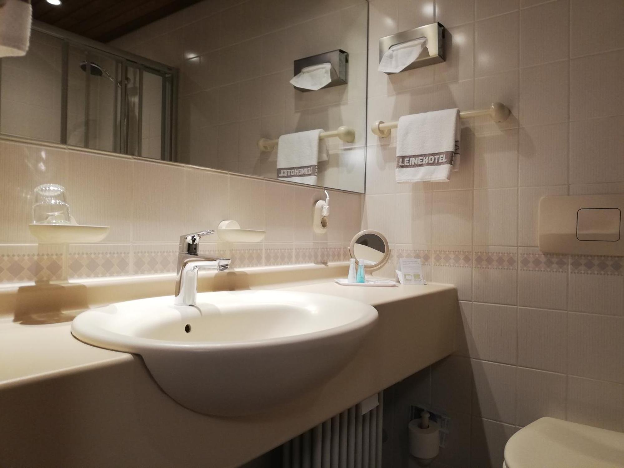 Leine Hotel Pattensen Luaran gambar