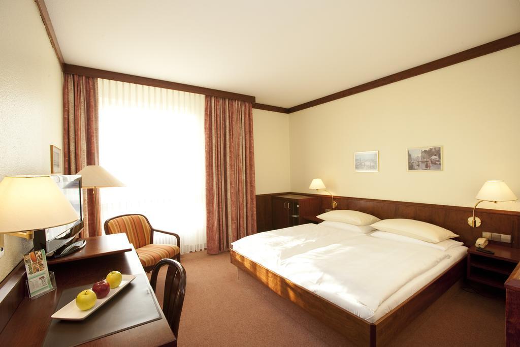 Leine Hotel Pattensen Luaran gambar